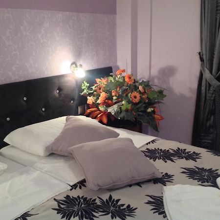 Asterias Studios & Apartments Каливес Екстериор снимка