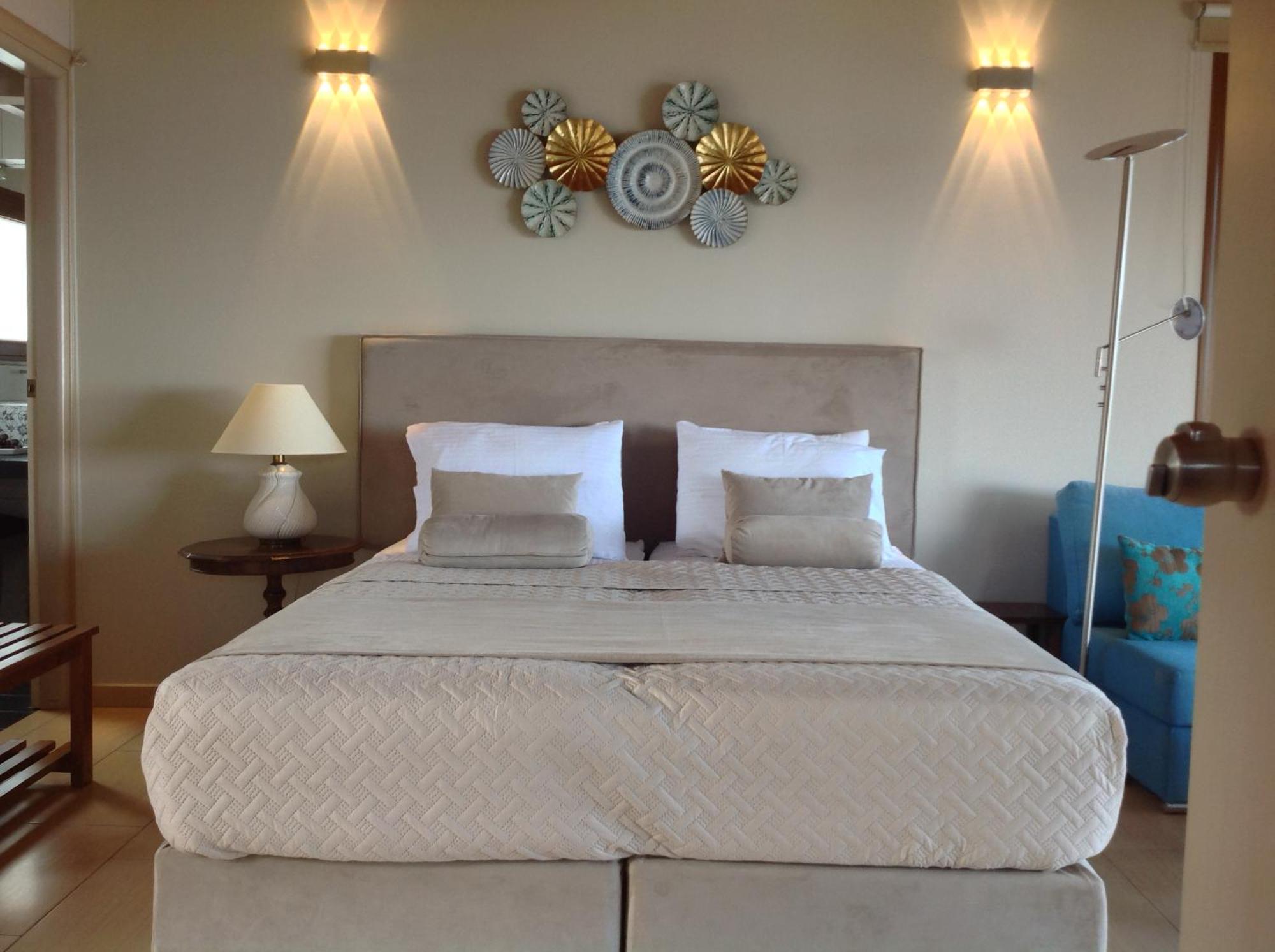 Asterias Studios & Apartments Каливес Екстериор снимка