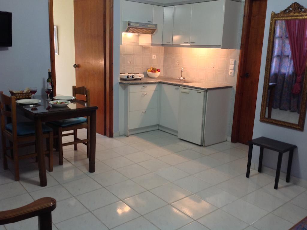 Asterias Studios & Apartments Каливес Стая снимка
